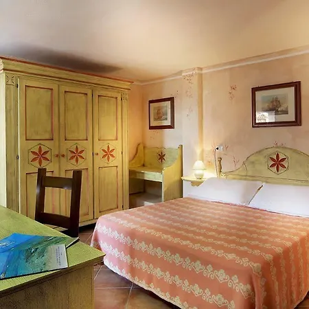 Отель Colonna 4*