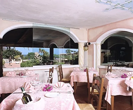 Colonna Marinella מלון 4*